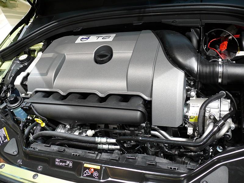 Volvo_XC60_P1080879_800.jpg